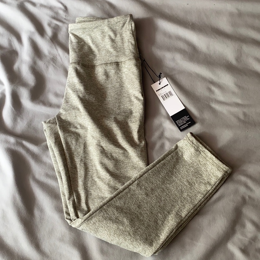 -CLOSET CLEARANCE- New with tags ZOBHA leggings